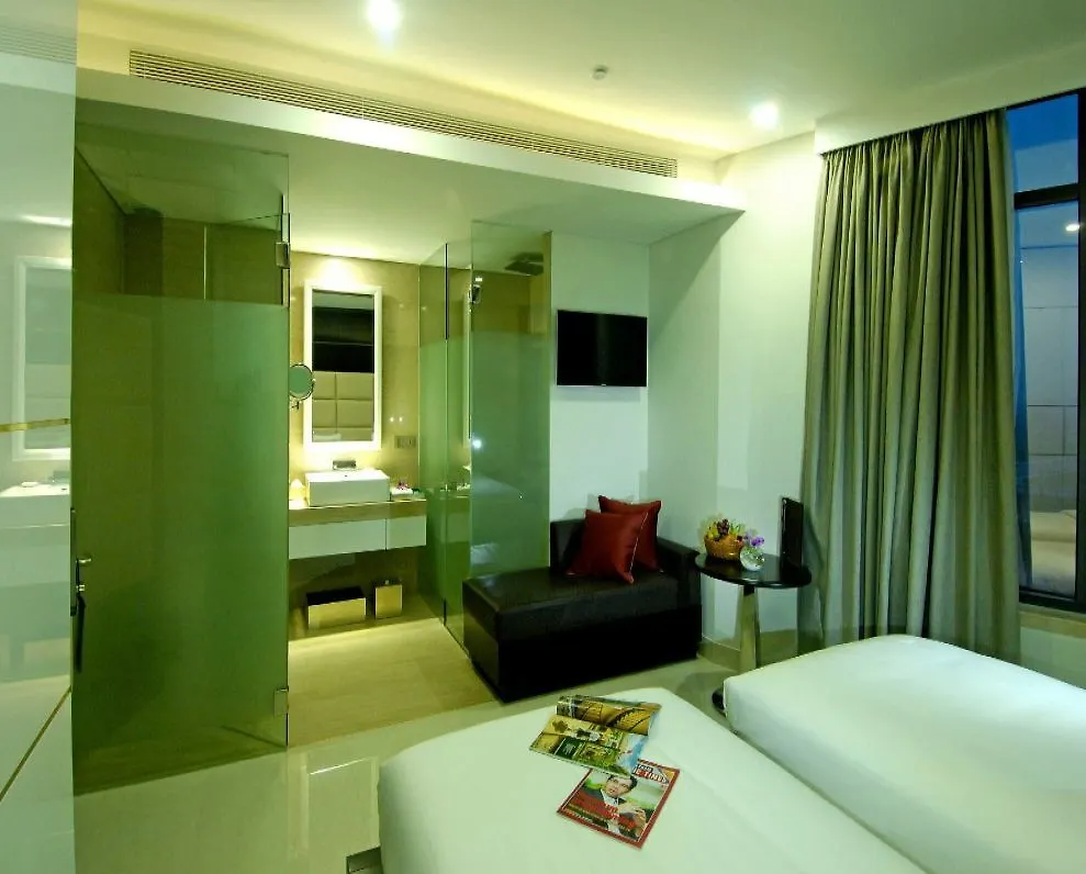 Holiday Beach Danang Hotel & Spa 4*, Da Nang Vietnam